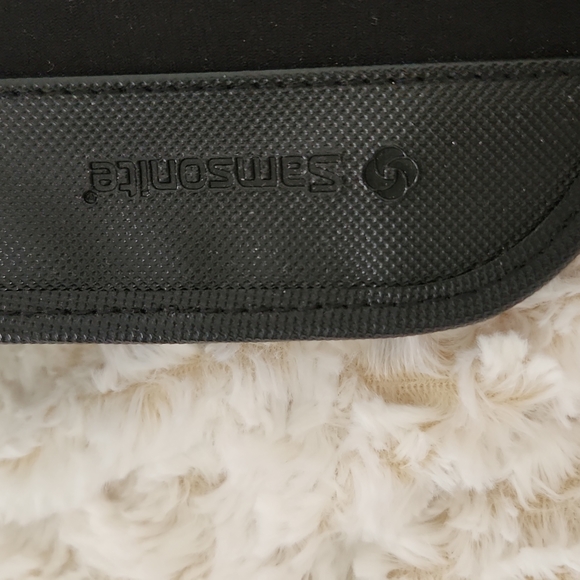 NWT Samsonite wallet on a string - Picture 2 of 7